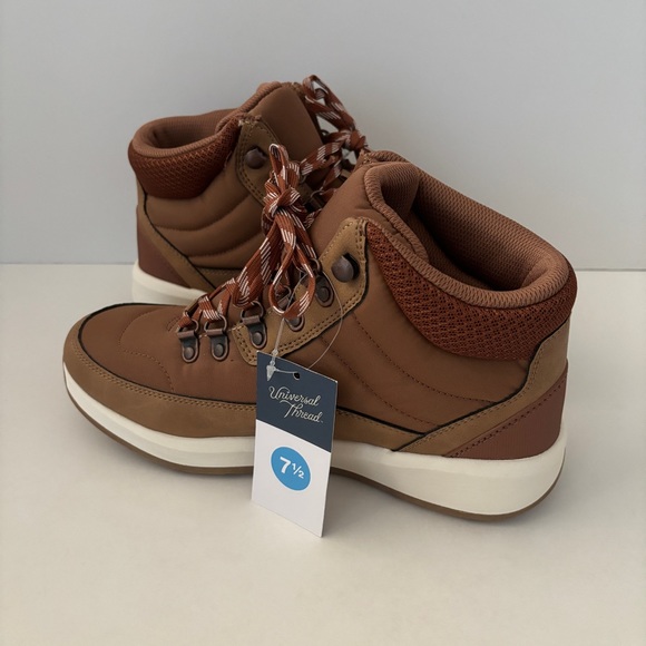 Universal Thread Bergen Hiking Boots Brown 7.5 New with Tags - Picture 3 of 8